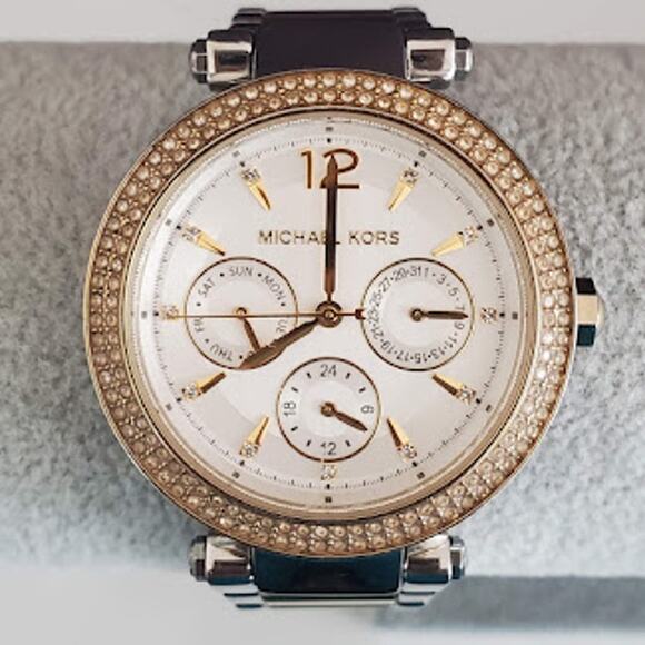 Ladies Michael‎ Kors Chronograph Watch MK6300 Two-Toned Crystal Accents Running - Picture 9 of 9